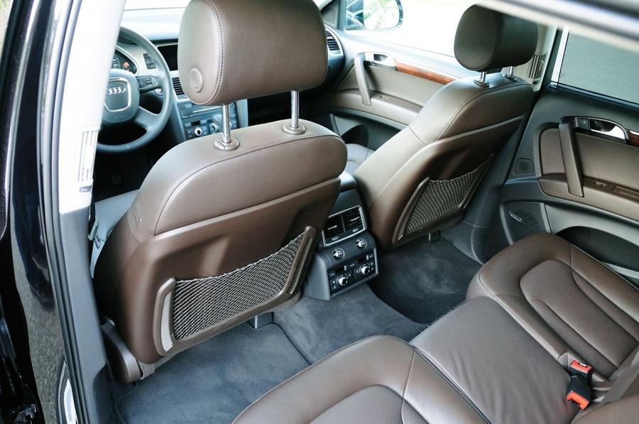 Интерьер Audi Q7 3.0T Quattro S-Line (4L) 2011 года  (NA) (фото 12 из 46)